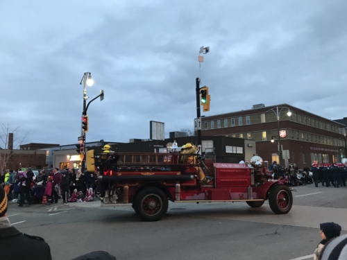 Schnee, Santa Parade, Food Festival, Eishockey - die letzten Tage in Hamilton